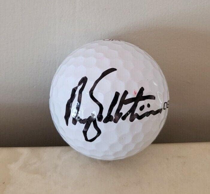 כוכב הגולף האותנטי רורי סבטיני חתם על סיור רשמי חתום שהונפק ציוד גולף עם חתימת כדור