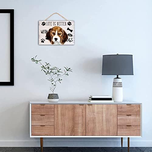 עץ כפרי תלויה לוחית ביתית משרדים קיר עיצוב החיים טובים יותר עם כלבים שלט עץ שלט ביגל קישוט קיר קישוט מתנה מצחיקה