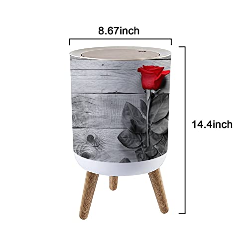 פח אשפה קטן עם מכסה ורד אדום על שחור ולבן עם רגלי עץ פח אשפה פשוט בן אדם עגול למטבח, חדר אמבטיה, 1.8 ליטר-7 ליטר