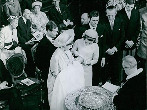 תצלום וינטג 'של מרגרטה, הנריק ובנדיקט מדנמרק וריצ'רד מסין-וויטגנשטיין-ברלבורג בטבילה 1968