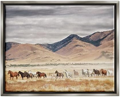 תעשיות סטופל סוסי בר משוטטים על פני נוף מערבי, עיצוב מאת פ 'בורצ' ט