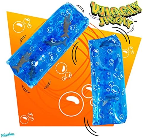 Wiggly Jiggly - חיי בריכה מ- Deluxebase. צעצוע של נחש נחש סופר -סופר סופר -סופר עם דמויות ברווז וצפרדע. צעצוע חושי נהדר לאוטיזם
